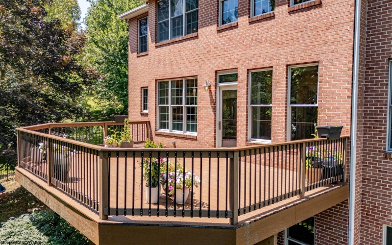 4021 Greystone Drive, Morgantown, West Virginia 26508, 5 Bedrooms Bedrooms, 11 Rooms Rooms,4 BathroomsBathrooms,Single Family Detached,For Sale,Greystone,10160204