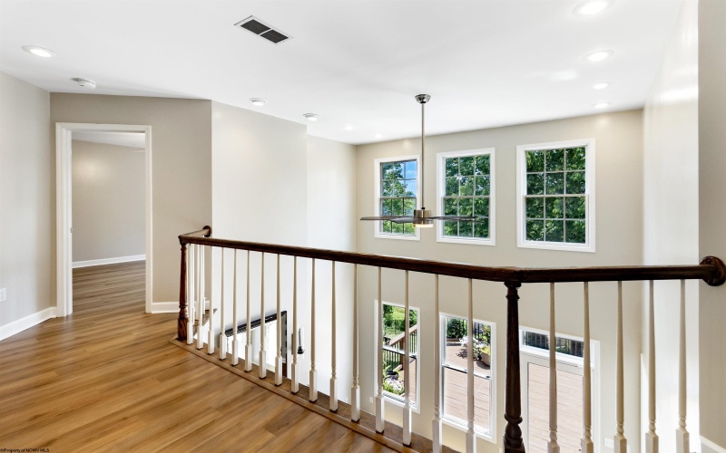 4021 Greystone Drive, Morgantown, West Virginia 26508, 5 Bedrooms Bedrooms, 11 Rooms Rooms,4 BathroomsBathrooms,Single Family Detached,For Sale,Greystone,10160204