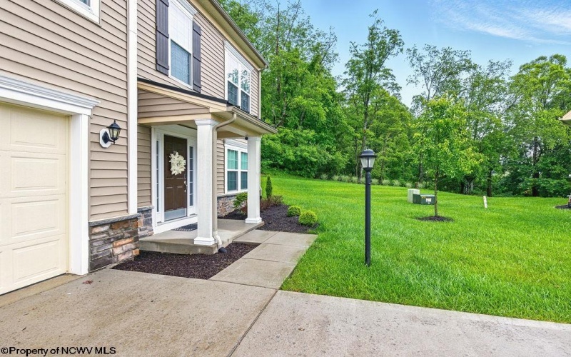 89 Bedford Court, Bridgeport, West Virginia 26330, 4 Bedrooms Bedrooms, 8 Rooms Rooms,3 BathroomsBathrooms,Single Family Attached,For Sale,Bedford,10160205