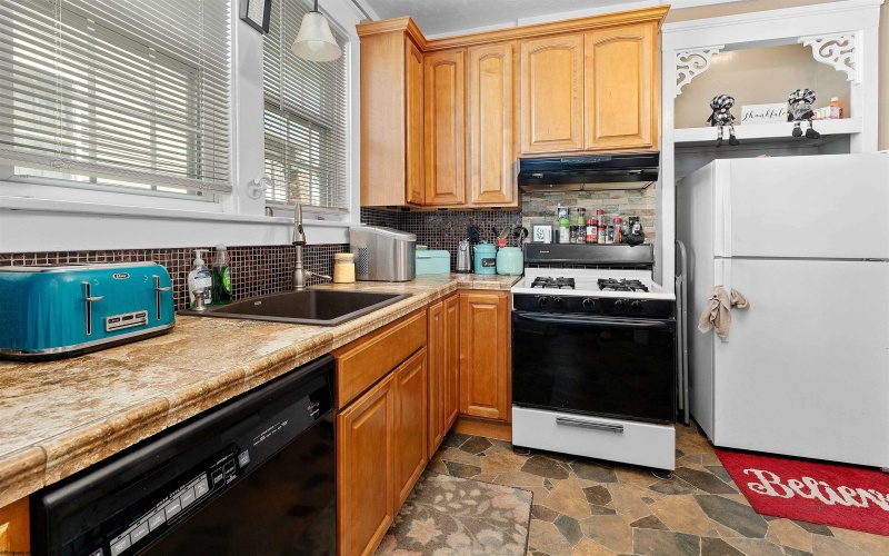 513 Park Avenue, Fairmont, West Virginia 26554, 3 Bedrooms Bedrooms, 8 Rooms Rooms,2 BathroomsBathrooms,Single Family Detached,For Sale,Park,10160203