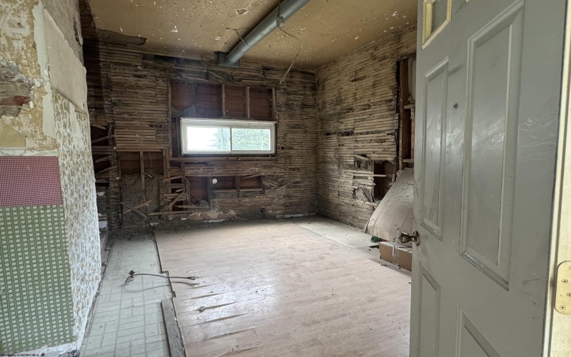 417 Main Street, Fairview, West Virginia 26570, 3 Bedrooms Bedrooms, 8 Rooms Rooms,1 BathroomBathrooms,Single Family Detached,For Sale,Main,10160202