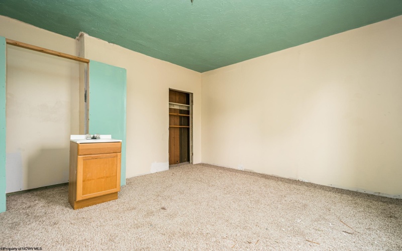 310 Chicago Street, Fairmont, West Virginia 26554, 3 Bedrooms Bedrooms, 6 Rooms Rooms,2 BathroomsBathrooms,Single Family Detached,For Sale,Chicago,10160217