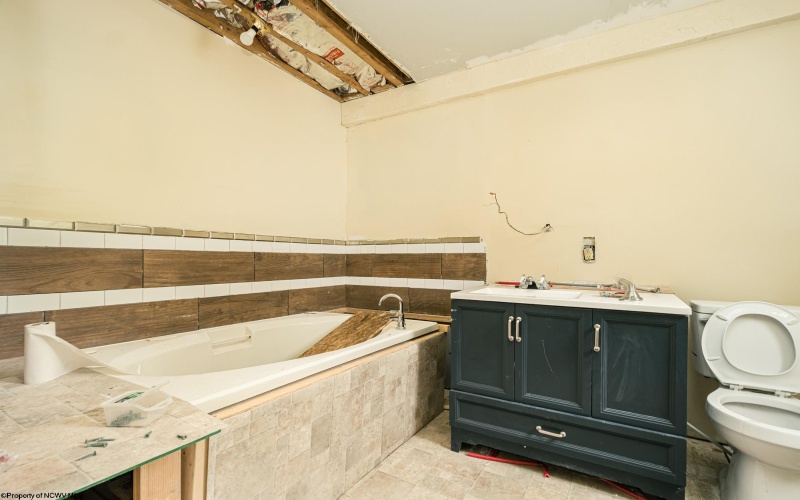 310 Chicago Street, Fairmont, West Virginia 26554, 3 Bedrooms Bedrooms, 6 Rooms Rooms,2 BathroomsBathrooms,Single Family Detached,For Sale,Chicago,10160217