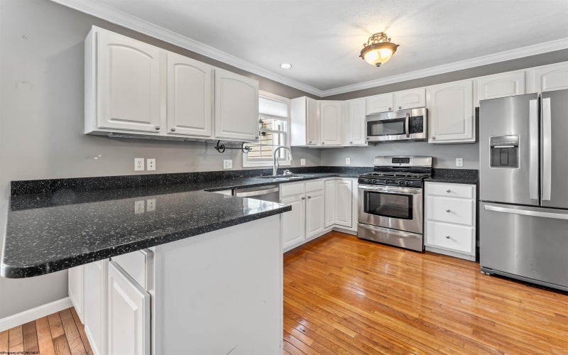 102 Meadowridge Drive, Morgantown, West Virginia 26505, 4 Bedrooms Bedrooms, 8 Rooms Rooms,3 BathroomsBathrooms,Residential Rentals,For Rent,Meadowridge,10160209