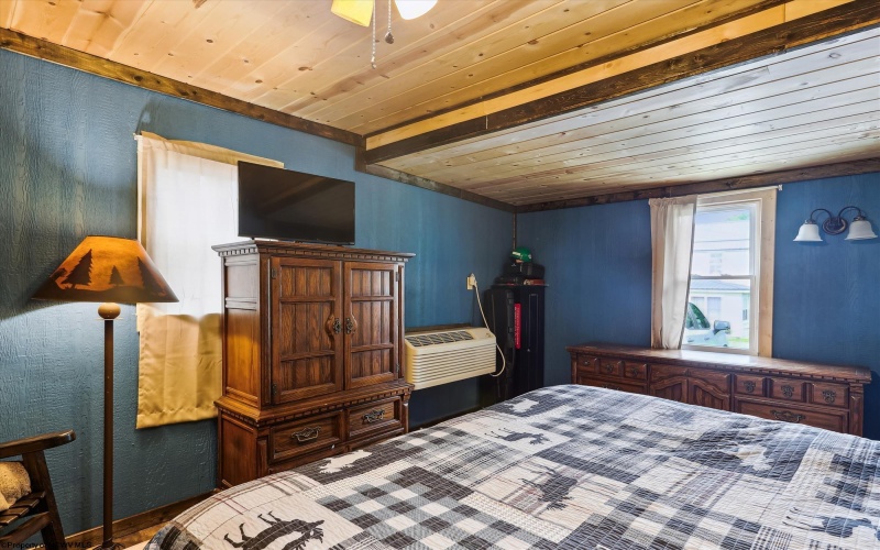 642 Blackwater Avenue, Davis, West Virginia 26260, 3 Bedrooms Bedrooms, 5 Rooms Rooms,2 BathroomsBathrooms,Single Family Detached,For Sale,Blackwater,10160215
