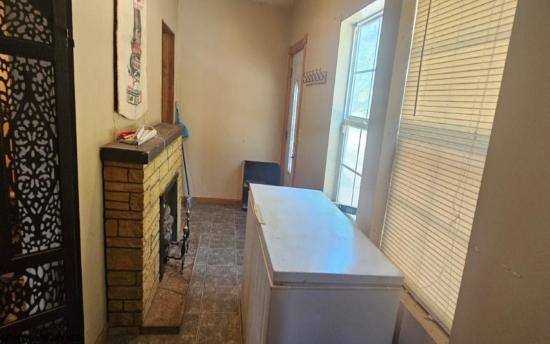 242 Main Street, Worthington, West Virginia 26591, 4 Bedrooms Bedrooms, 8 Rooms Rooms,2 BathroomsBathrooms,Single Family Detached,For Sale,Main,10160208