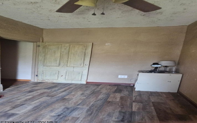 242 Main Street, Worthington, West Virginia 26591, 4 Bedrooms Bedrooms, 8 Rooms Rooms,2 BathroomsBathrooms,Single Family Detached,For Sale,Main,10160208