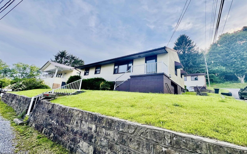 1414 HOOD Street, Fairmont, West Virginia 26554, 3 Bedrooms Bedrooms, 5 Rooms Rooms,1 BathroomBathrooms,Single Family Detached,For Sale,HOOD,10160207