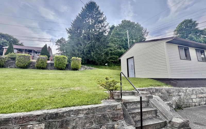 1414 HOOD Street, Fairmont, West Virginia 26554, 3 Bedrooms Bedrooms, 5 Rooms Rooms,1 BathroomBathrooms,Single Family Detached,For Sale,HOOD,10160207