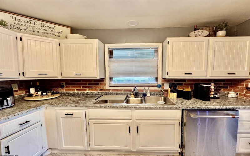 1414 HOOD Street, Fairmont, West Virginia 26554, 3 Bedrooms Bedrooms, 5 Rooms Rooms,1 BathroomBathrooms,Single Family Detached,For Sale,HOOD,10160207
