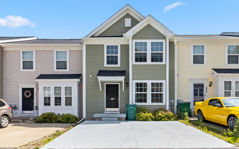 305 Kingsbury Court, White Hall, West Virginia 26554, 3 Bedrooms Bedrooms, 9 Rooms Rooms,3 BathroomsBathrooms,Single Family Attached,For Sale,Kingsbury,10160228
