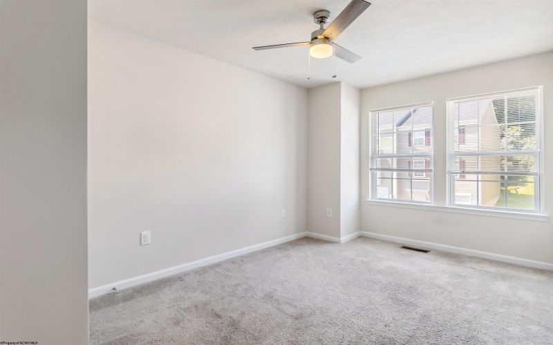 305 Kingsbury Court, White Hall, West Virginia 26554, 3 Bedrooms Bedrooms, 9 Rooms Rooms,3 BathroomsBathrooms,Single Family Attached,For Sale,Kingsbury,10160228