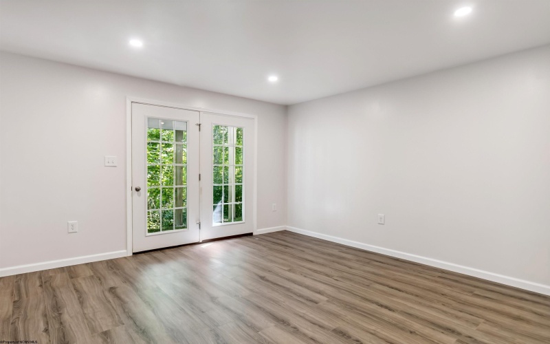 305 Kingsbury Court, White Hall, West Virginia 26554, 3 Bedrooms Bedrooms, 9 Rooms Rooms,3 BathroomsBathrooms,Single Family Attached,For Sale,Kingsbury,10160228