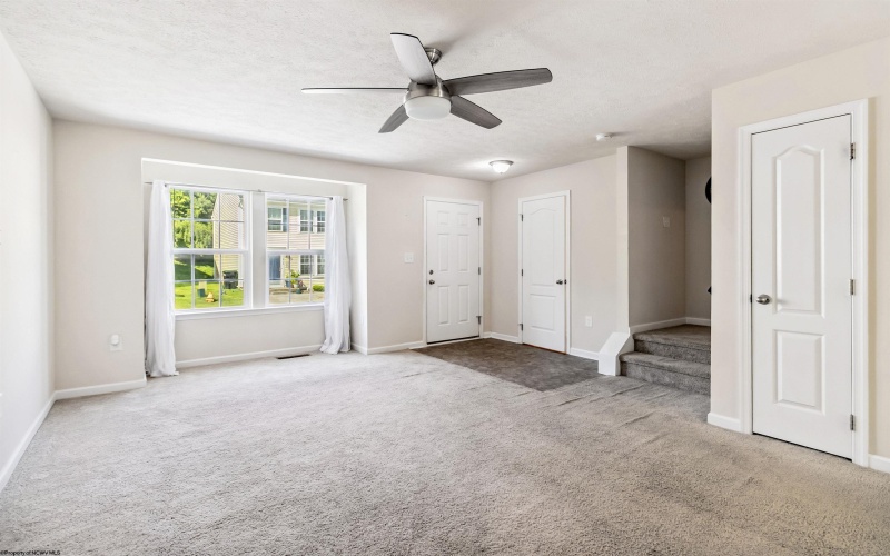 305 Kingsbury Court, White Hall, West Virginia 26554, 3 Bedrooms Bedrooms, 9 Rooms Rooms,3 BathroomsBathrooms,Single Family Attached,For Sale,Kingsbury,10160228