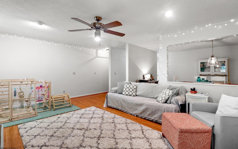 101 Stilwell Drive, Morgantown, West Virginia 26505, 3 Bedrooms Bedrooms, 6 Rooms Rooms,2 BathroomsBathrooms,Single Family Attached,For Sale,Stilwell,10160233