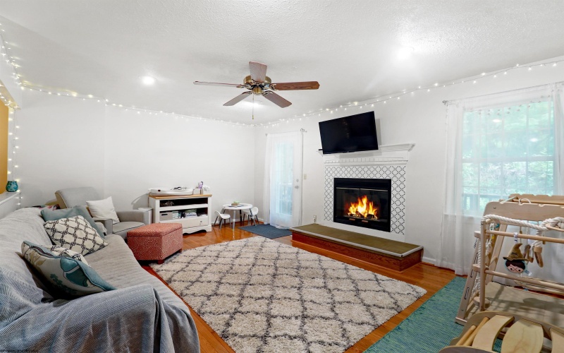101 Stilwell Drive, Morgantown, West Virginia 26505, 3 Bedrooms Bedrooms, 6 Rooms Rooms,2 BathroomsBathrooms,Single Family Attached,For Sale,Stilwell,10160233