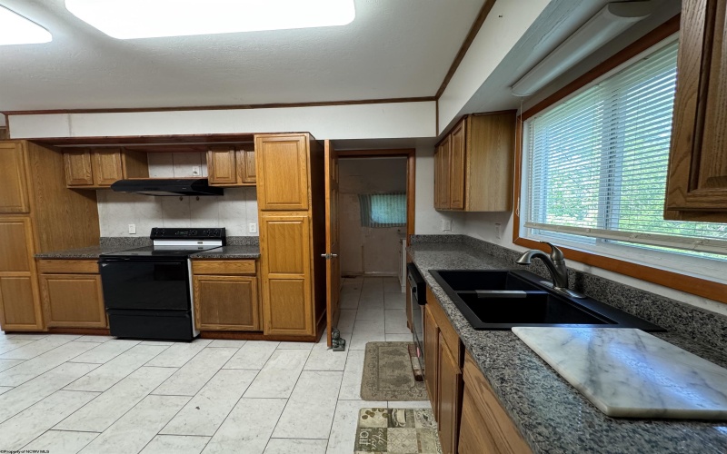 113 Buckhannon Avenue, Clarksburg, West Virginia 26301-3130, 2 Bedrooms Bedrooms, 4 Rooms Rooms,2 BathroomsBathrooms,Single Family Detached,For Sale,Buckhannon,10160222