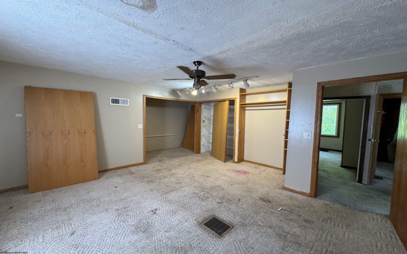 113 Buckhannon Avenue, Clarksburg, West Virginia 26301-3130, 2 Bedrooms Bedrooms, 4 Rooms Rooms,2 BathroomsBathrooms,Single Family Detached,For Sale,Buckhannon,10160222