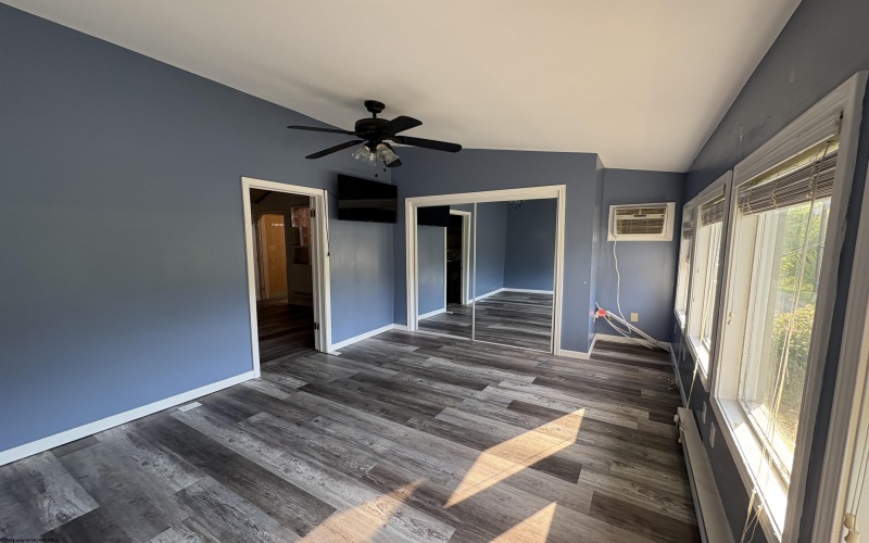 1998 Lake Floyd Circle, Bristol, West Virginia 26426, 2 Bedrooms Bedrooms, 6 Rooms Rooms,2 BathroomsBathrooms,Single Family Detached,For Sale,Lake Floyd,10160224