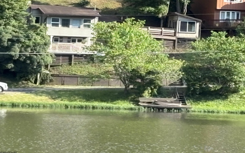 1998 Lake Floyd Circle, Bristol, West Virginia 26426, 2 Bedrooms Bedrooms, 6 Rooms Rooms,2 BathroomsBathrooms,Single Family Detached,For Sale,Lake Floyd,10160224