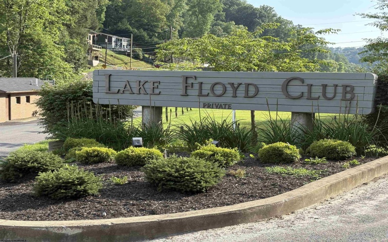 1998 Lake Floyd Circle, Bristol, West Virginia 26426, 2 Bedrooms Bedrooms, 6 Rooms Rooms,2 BathroomsBathrooms,Single Family Detached,For Sale,Lake Floyd,10160224