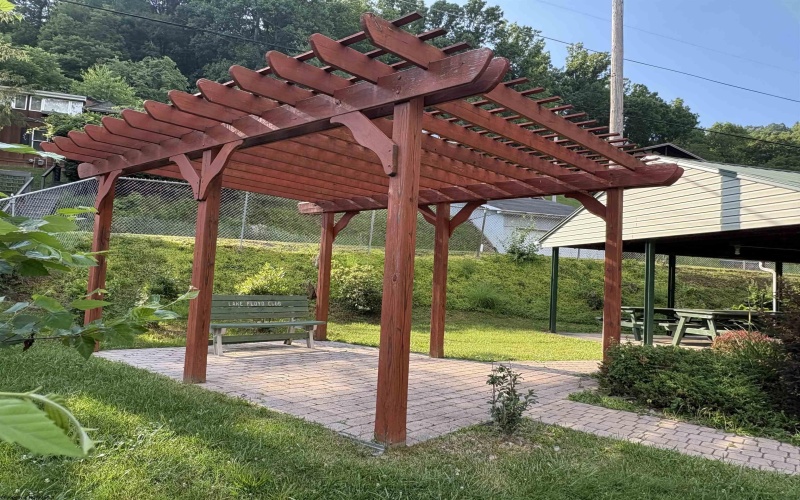 1998 Lake Floyd Circle, Bristol, West Virginia 26426, 2 Bedrooms Bedrooms, 6 Rooms Rooms,2 BathroomsBathrooms,Single Family Detached,For Sale,Lake Floyd,10160224