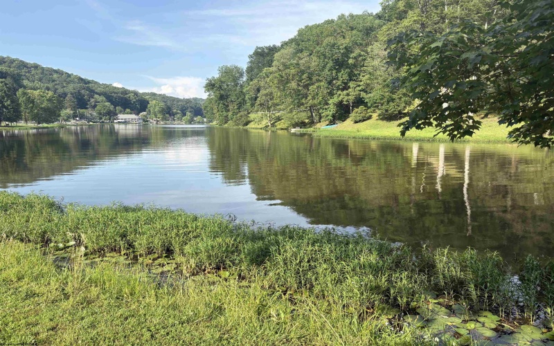 1998 Lake Floyd Circle, Bristol, West Virginia 26426, 2 Bedrooms Bedrooms, 6 Rooms Rooms,2 BathroomsBathrooms,Single Family Detached,For Sale,Lake Floyd,10160224