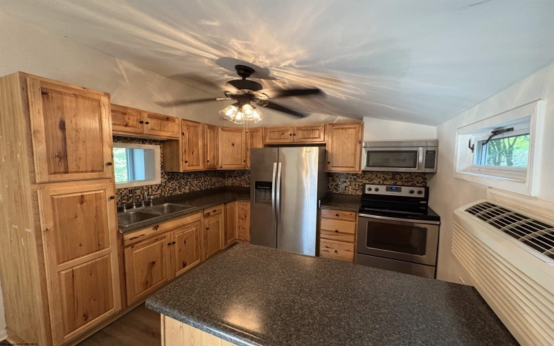 1998 Lake Floyd Circle, Bristol, West Virginia 26426, 2 Bedrooms Bedrooms, 6 Rooms Rooms,2 BathroomsBathrooms,Single Family Detached,For Sale,Lake Floyd,10160224