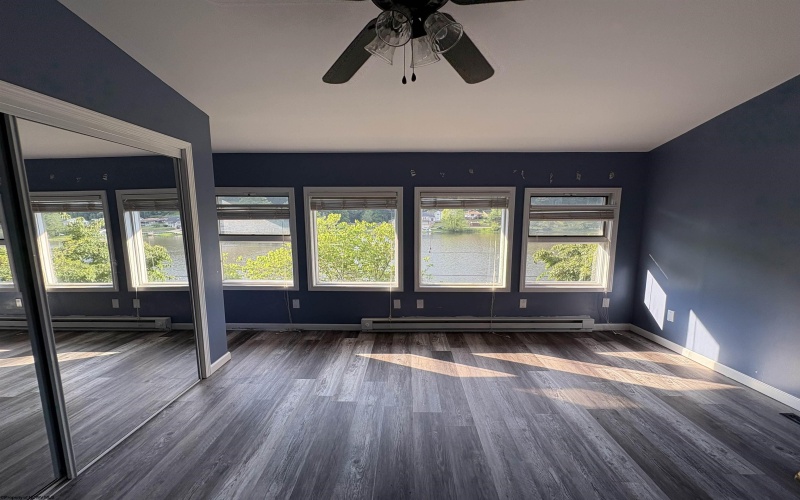 1998 Lake Floyd Circle, Bristol, West Virginia 26426, 2 Bedrooms Bedrooms, 6 Rooms Rooms,2 BathroomsBathrooms,Single Family Detached,For Sale,Lake Floyd,10160224