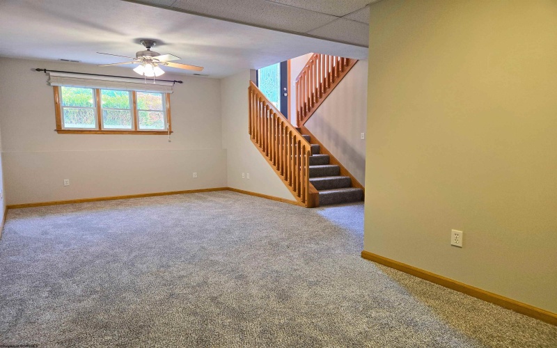 118 June Lane, Morgantown, West Virginia 26508, 3 Bedrooms Bedrooms, 6 Rooms Rooms,2 BathroomsBathrooms,Single Family Detached,For Sale,June,10160221
