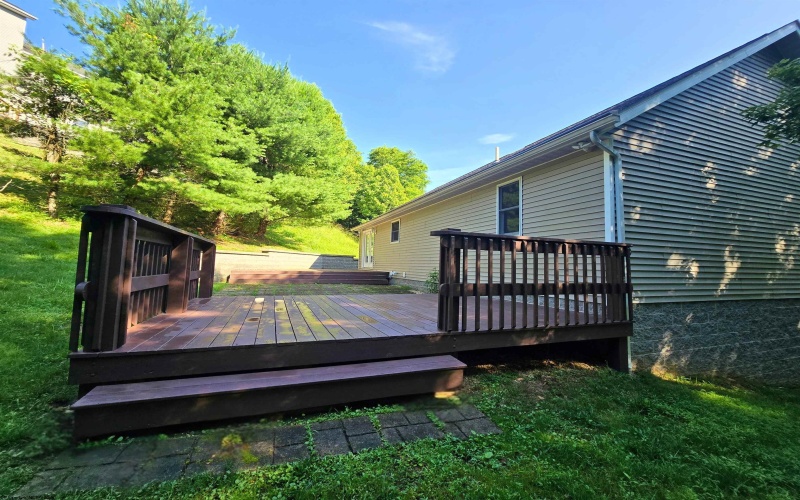 118 June Lane, Morgantown, West Virginia 26508, 3 Bedrooms Bedrooms, 6 Rooms Rooms,2 BathroomsBathrooms,Single Family Detached,For Sale,June,10160221