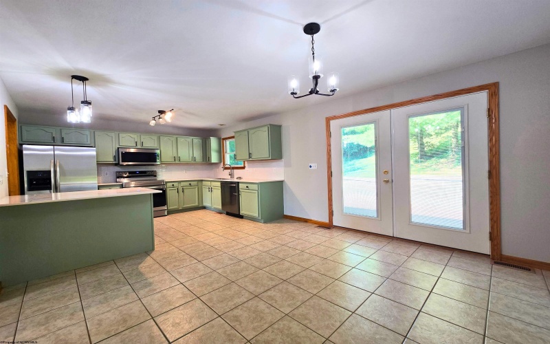 118 June Lane, Morgantown, West Virginia 26508, 3 Bedrooms Bedrooms, 6 Rooms Rooms,2 BathroomsBathrooms,Single Family Detached,For Sale,June,10160221