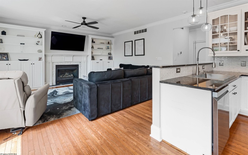 901 Suncrest Place, Morgantown, West Virginia 26505, 5 Bedrooms Bedrooms, 11 Rooms Rooms,3 BathroomsBathrooms,Single Family Detached,For Sale,Suncrest,10160231
