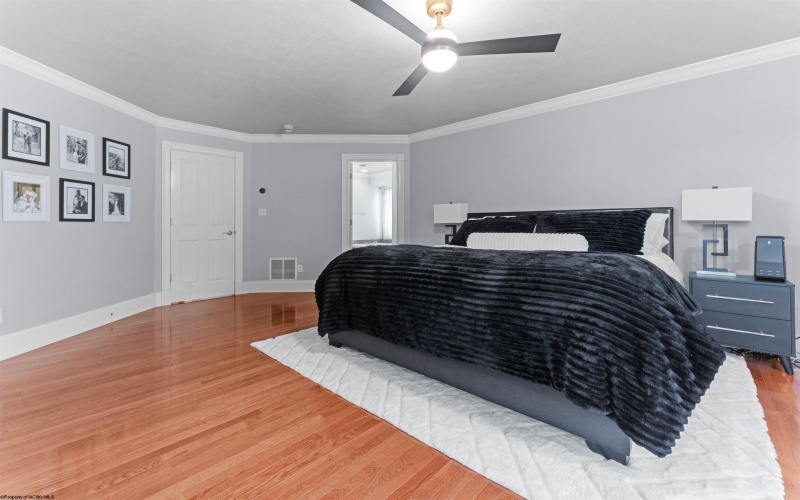 901 Suncrest Place, Morgantown, West Virginia 26505, 5 Bedrooms Bedrooms, 11 Rooms Rooms,3 BathroomsBathrooms,Single Family Detached,For Sale,Suncrest,10160231