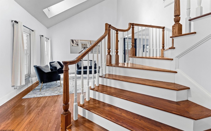 901 Suncrest Place, Morgantown, West Virginia 26505, 5 Bedrooms Bedrooms, 11 Rooms Rooms,3 BathroomsBathrooms,Single Family Detached,For Sale,Suncrest,10160231