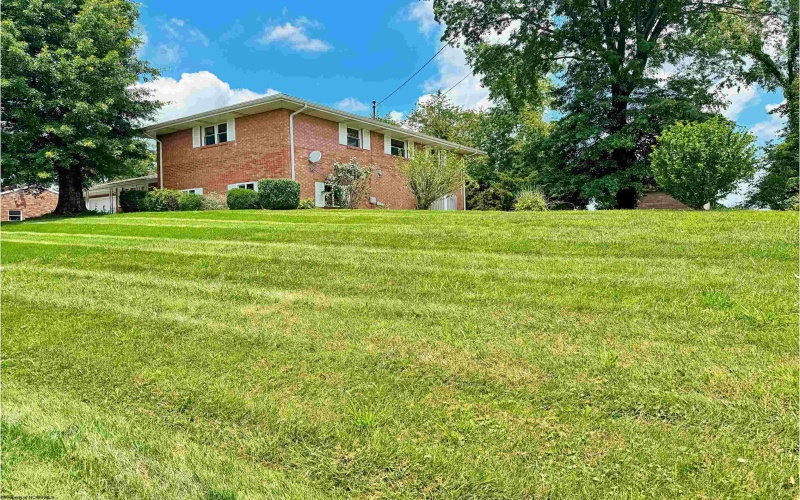 1812 Martha Avenue, Fairmont, West Virginia 26554, 3 Bedrooms Bedrooms, 6 Rooms Rooms,3 BathroomsBathrooms,Single Family Detached,For Sale,Martha,10160235
