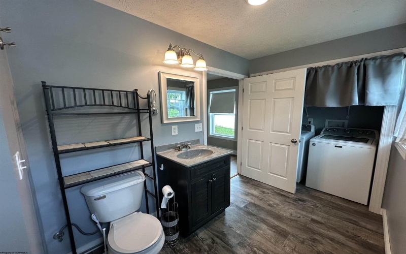 347 Bradley Court, Fairmont, West Virginia 26554, 2 Bedrooms Bedrooms, 5 Rooms Rooms,1 BathroomBathrooms,Single Family Detached,For Sale,Bradley,10160238