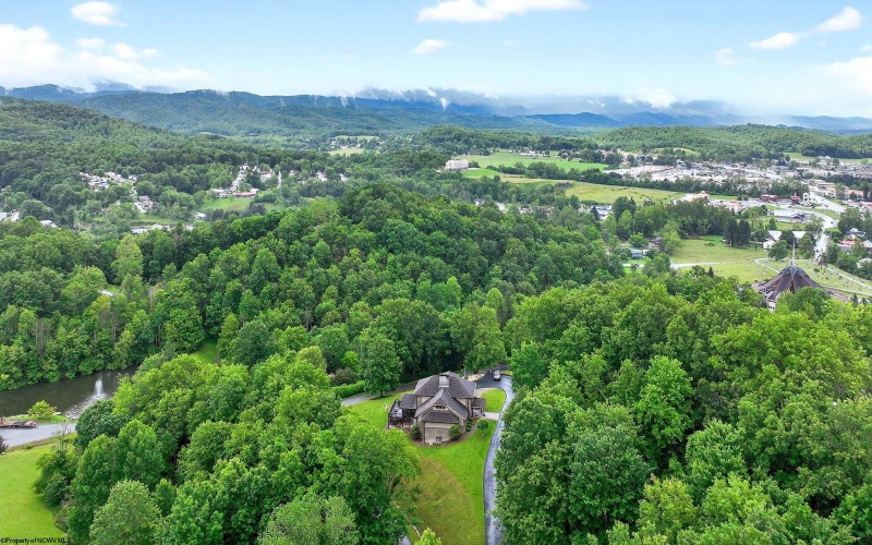 201 Westridge Drive, Elkins, West Virginia 26241, 4 Bedrooms Bedrooms, 11 Rooms Rooms,4 BathroomsBathrooms,Single Family Detached,For Sale,Westridge,10160237