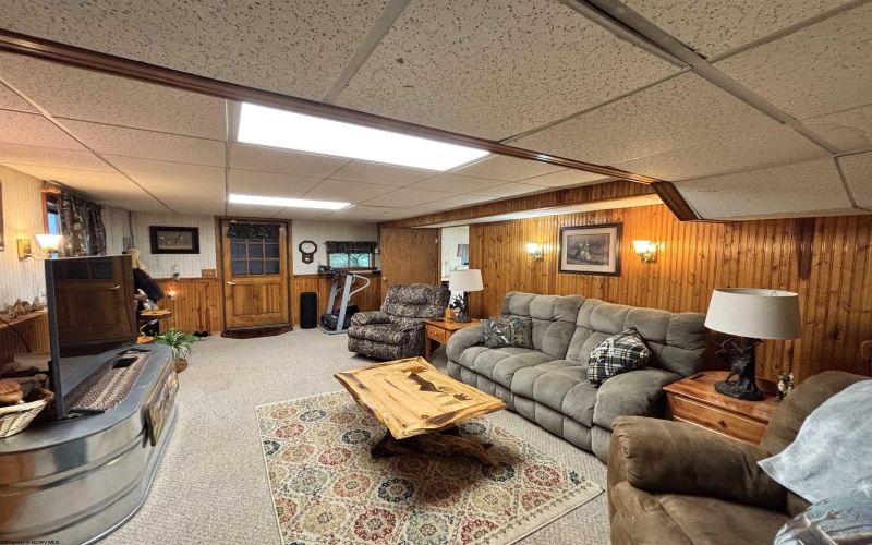 381 Midway Road, Belington, West Virginia 26250, 4 Bedrooms Bedrooms, 12 Rooms Rooms,3 BathroomsBathrooms,Single Family Detached,For Sale,Midway,10160229