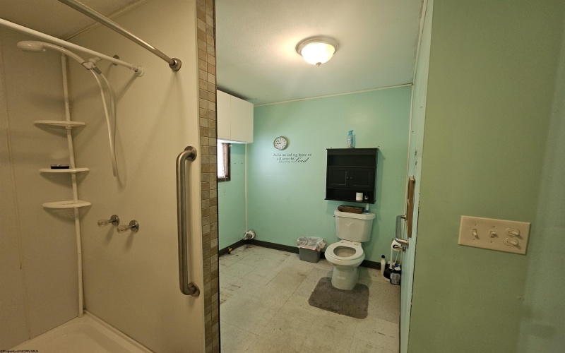 231 Chapman Avenue, Spencer, West Virginia 25276, 4 Bedrooms Bedrooms, 7 Rooms Rooms,2 BathroomsBathrooms,Single Family Detached,For Sale,Chapman,10160239