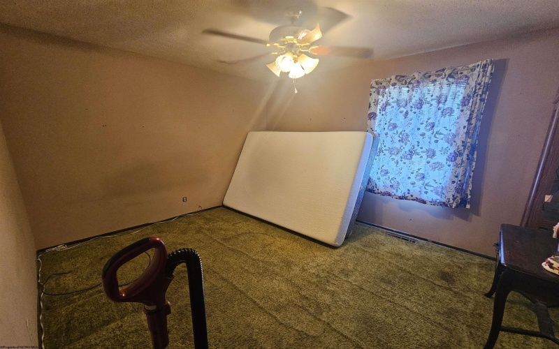 231 Chapman Avenue, Spencer, West Virginia 25276, 4 Bedrooms Bedrooms, 7 Rooms Rooms,2 BathroomsBathrooms,Single Family Detached,For Sale,Chapman,10160239
