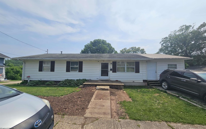 231 Chapman Avenue, Spencer, West Virginia 25276, 4 Bedrooms Bedrooms, 7 Rooms Rooms,2 BathroomsBathrooms,Single Family Detached,For Sale,Chapman,10160239
