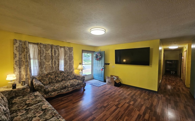231 Chapman Avenue, Spencer, West Virginia 25276, 4 Bedrooms Bedrooms, 7 Rooms Rooms,2 BathroomsBathrooms,Single Family Detached,For Sale,Chapman,10160239