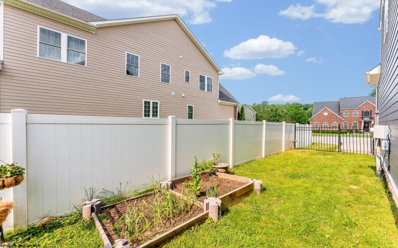 101 Channel Path, Morgantown, West Virginia 26508, 5 Bedrooms Bedrooms, 11 Rooms Rooms,4 BathroomsBathrooms,Single Family Detached,For Sale,Channel,10160236