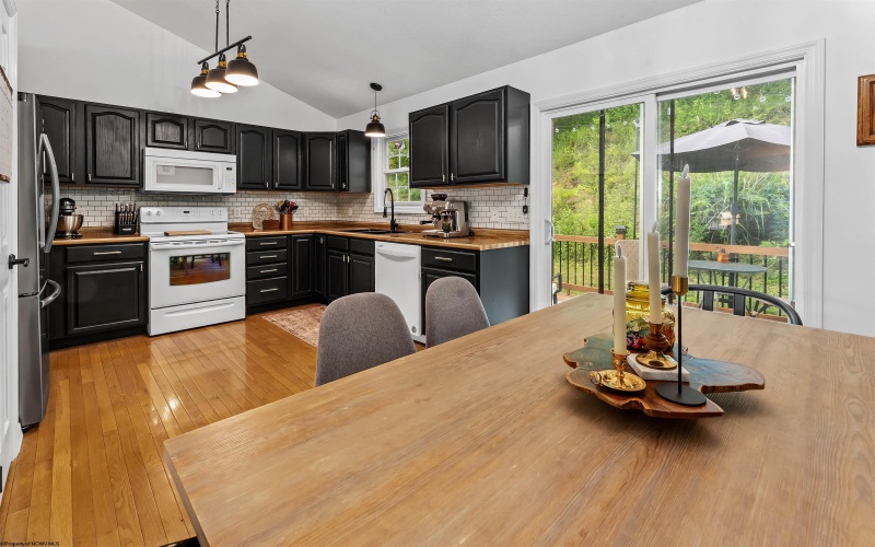 357 March Lane, Morgantown, West Virginia 26508, 3 Bedrooms Bedrooms, 7 Rooms Rooms,2 BathroomsBathrooms,Single Family Detached,For Sale,March,10160225