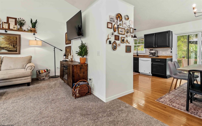 357 March Lane, Morgantown, West Virginia 26508, 3 Bedrooms Bedrooms, 7 Rooms Rooms,2 BathroomsBathrooms,Single Family Detached,For Sale,March,10160225