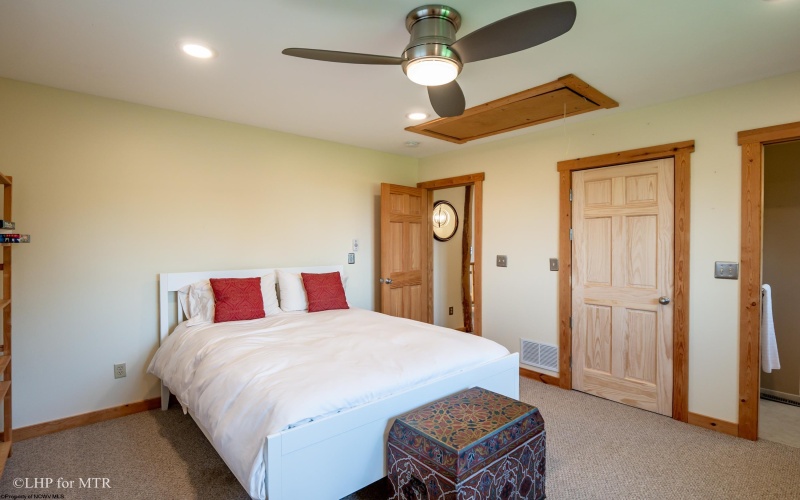76 Pointy Knob Road, Davis, West Virginia 26260, 3 Bedrooms Bedrooms, 6 Rooms Rooms,3 BathroomsBathrooms,Single Family Detached,For Sale,Pointy Knob,10160246