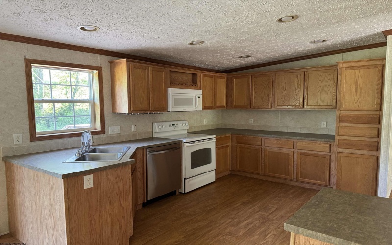 143 Circle Drive, Mount Clare, West Virginia 26408, 4 Bedrooms Bedrooms, 8 Rooms Rooms,2 BathroomsBathrooms,Single Family Detached,For Sale,Circle,10160245