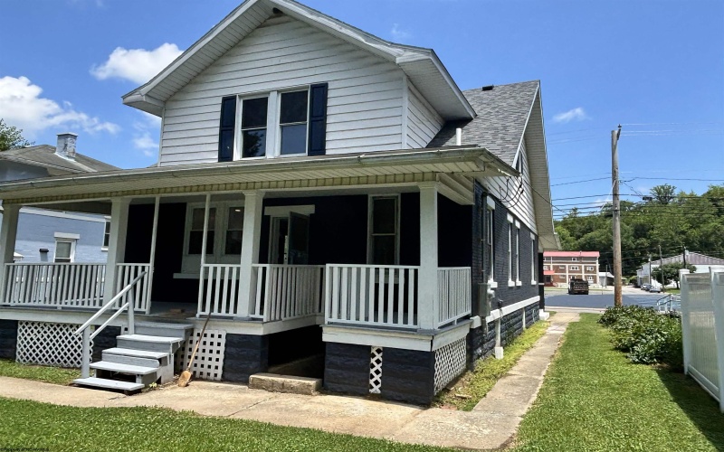241 Walnut Street, Philippi, West Virginia 26416, 4 Bedrooms Bedrooms, 7 Rooms Rooms,2 BathroomsBathrooms,Single Family Detached,For Sale,Walnut,10160244
