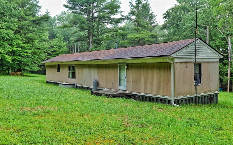 193 Deerwood Lane, Terra Alta, West Virginia 26764, 2 Bedrooms Bedrooms, 7 Rooms Rooms,1 BathroomBathrooms,Single Family Detached,For Sale,Deerwood,10160249